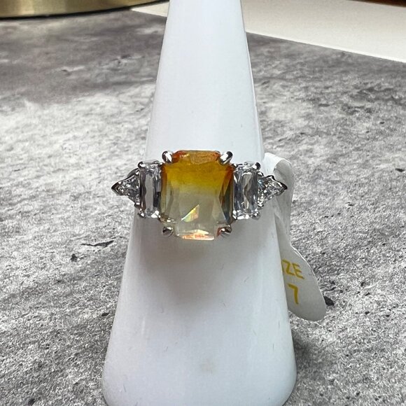 Ring Bomb Party Ring, NWOT, size 7 - Picture 7 of 7